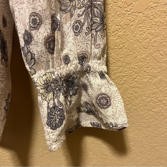 Lucky Brand, Women’s Floral, Crew Neck Top, Size Medium - Picture 3 of 8
